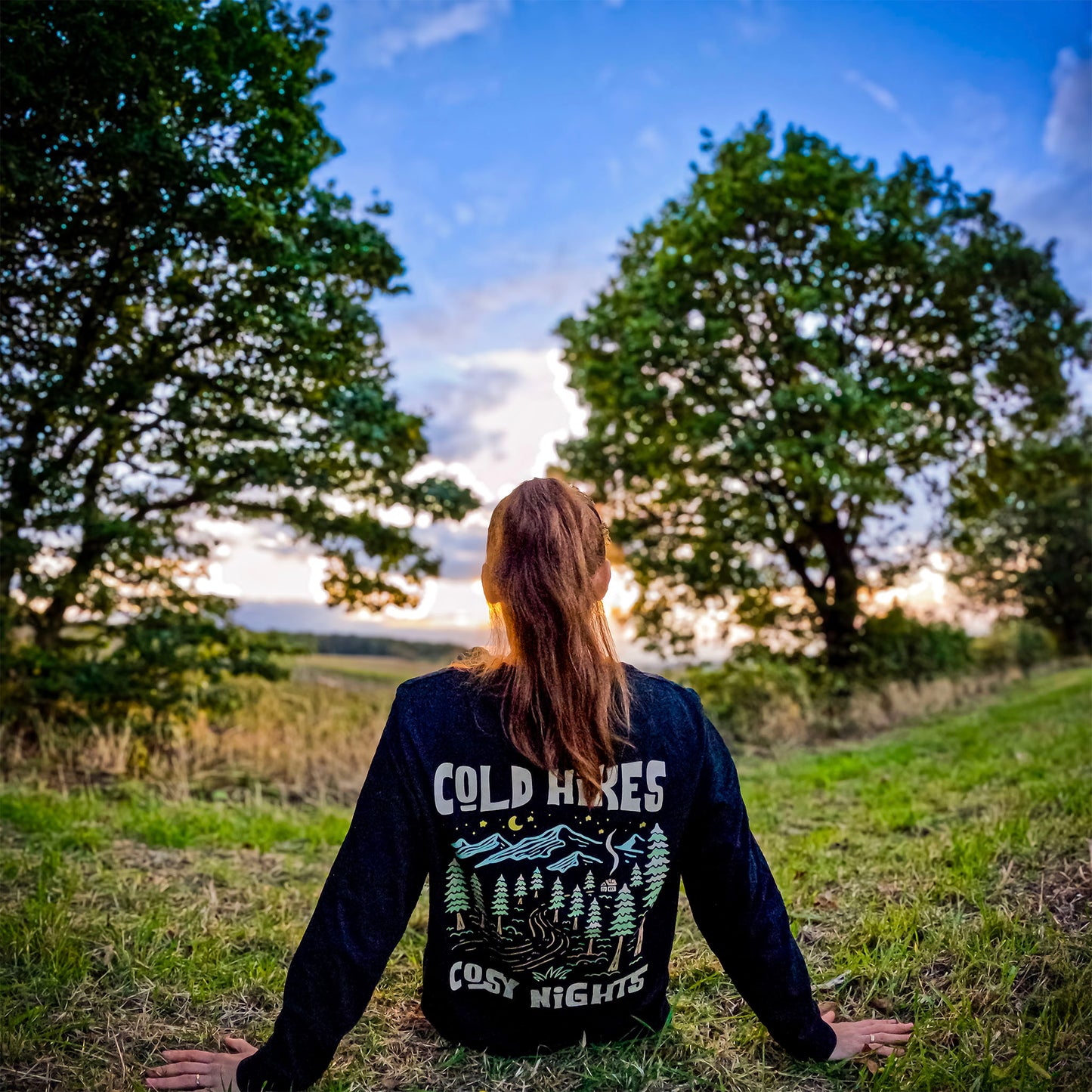 Organic COLD HIKES COSY NIGHTS Long Sleeve T-Shirt